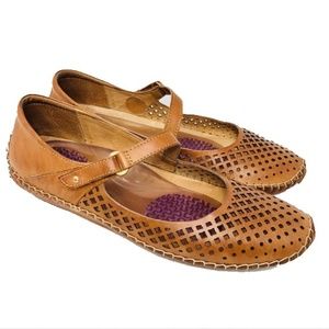 Pikolinos Mary Jane Brown tan Driving flats 41/11